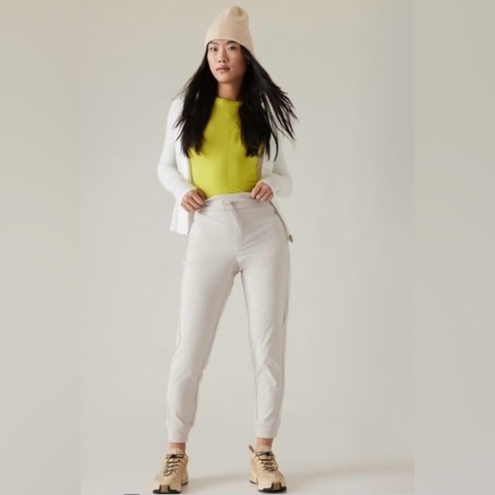 NWT Athleta Headlands Hybrid Trek Jogger